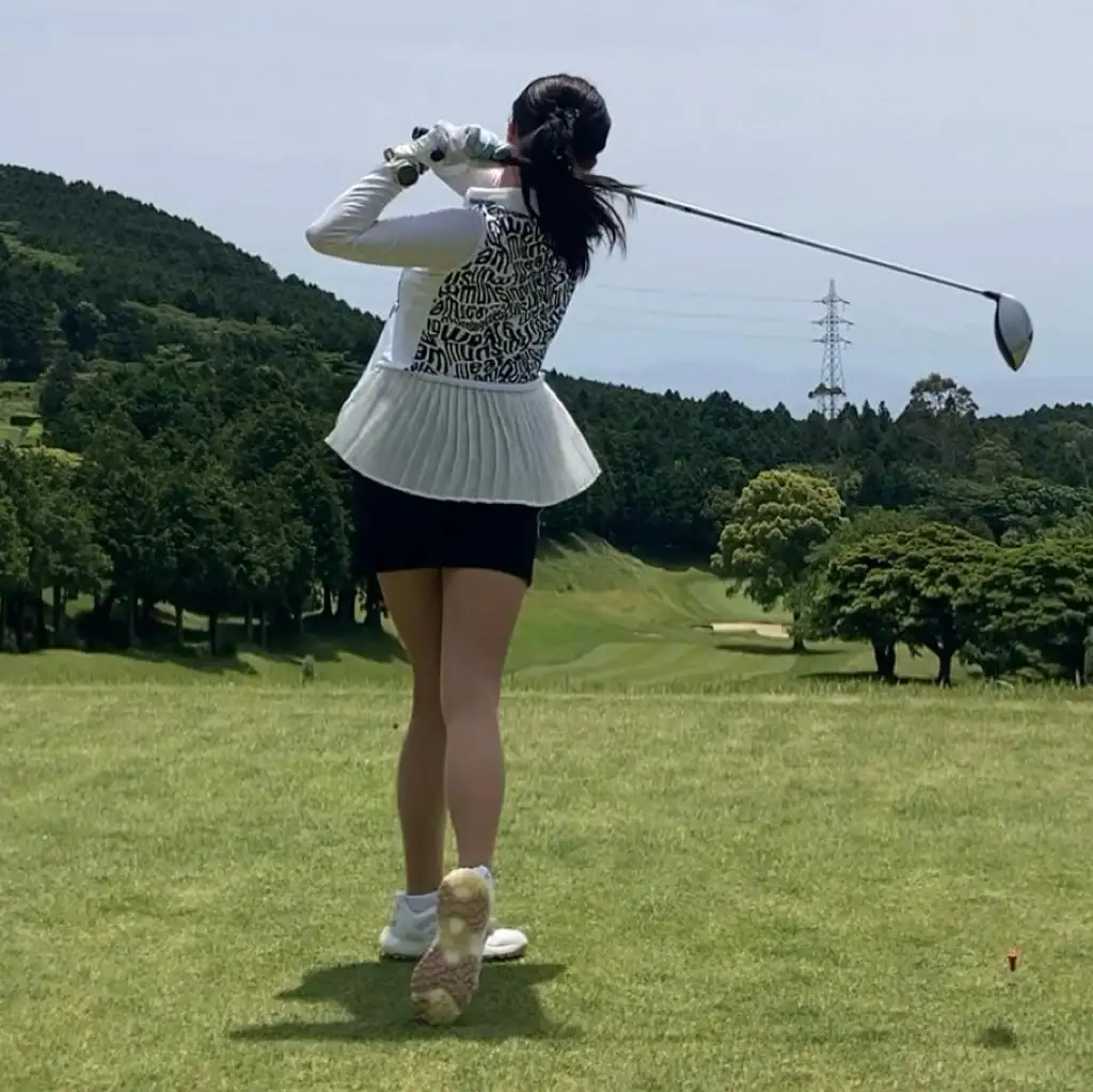 美波すみれ