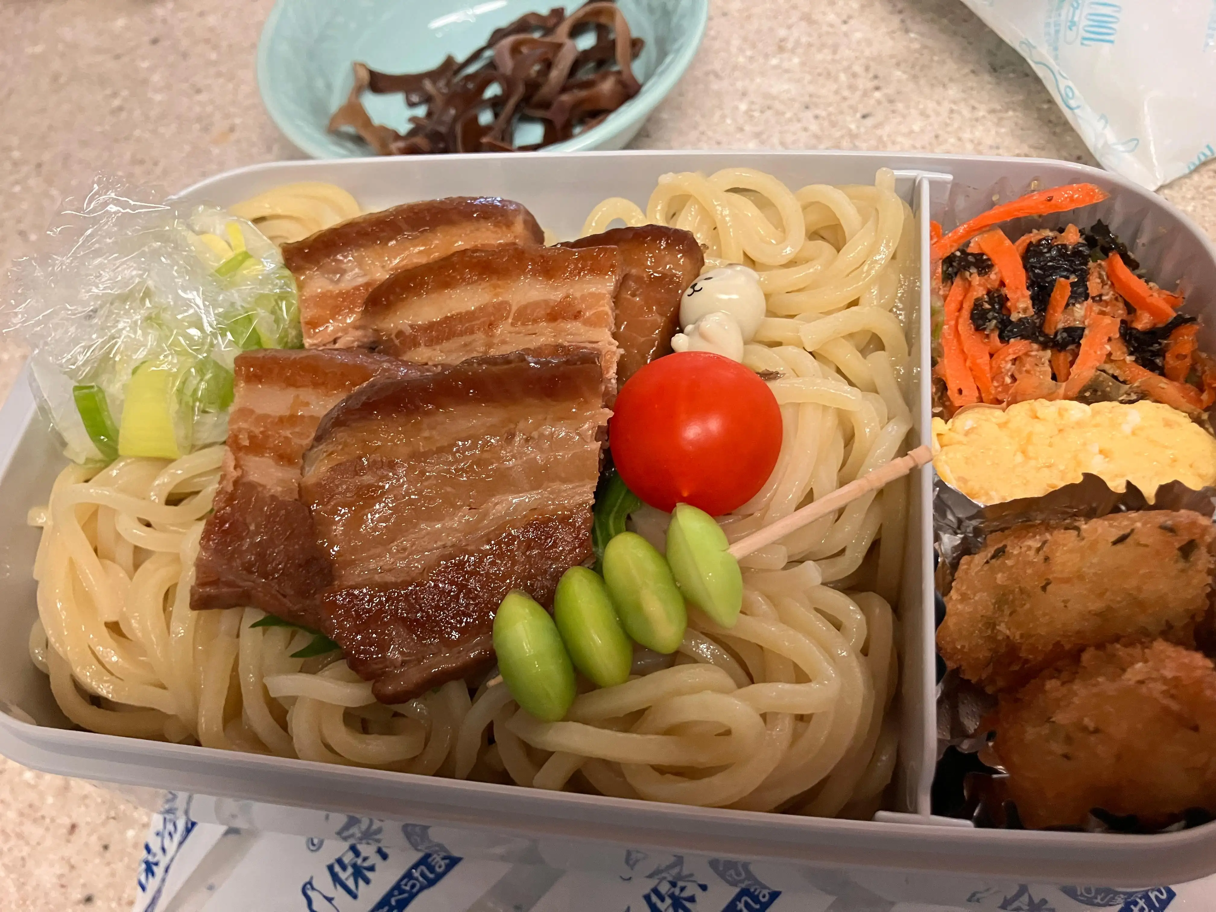 もん
