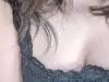 ���*