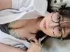 �����