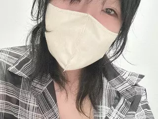 やに
