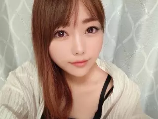 CHATPIA/人妻/るな..+。